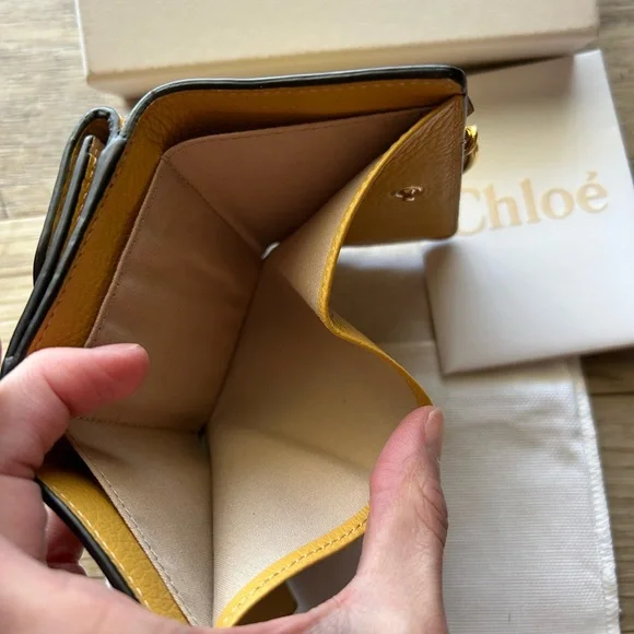 Chloé Alphabet Tri-fold Wallet Grained Leather BRAND NEW - Picture 7 of 9